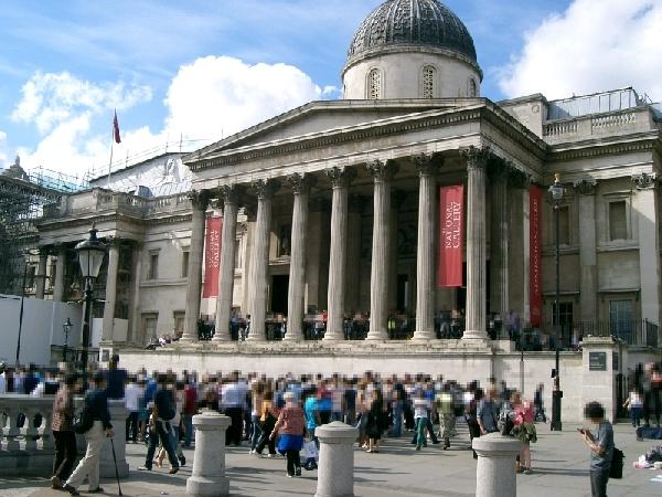 Danach gings zum Trafalgar Square, wo vor der National Gallery eine paar Tänzer eine Performance hinlegten.